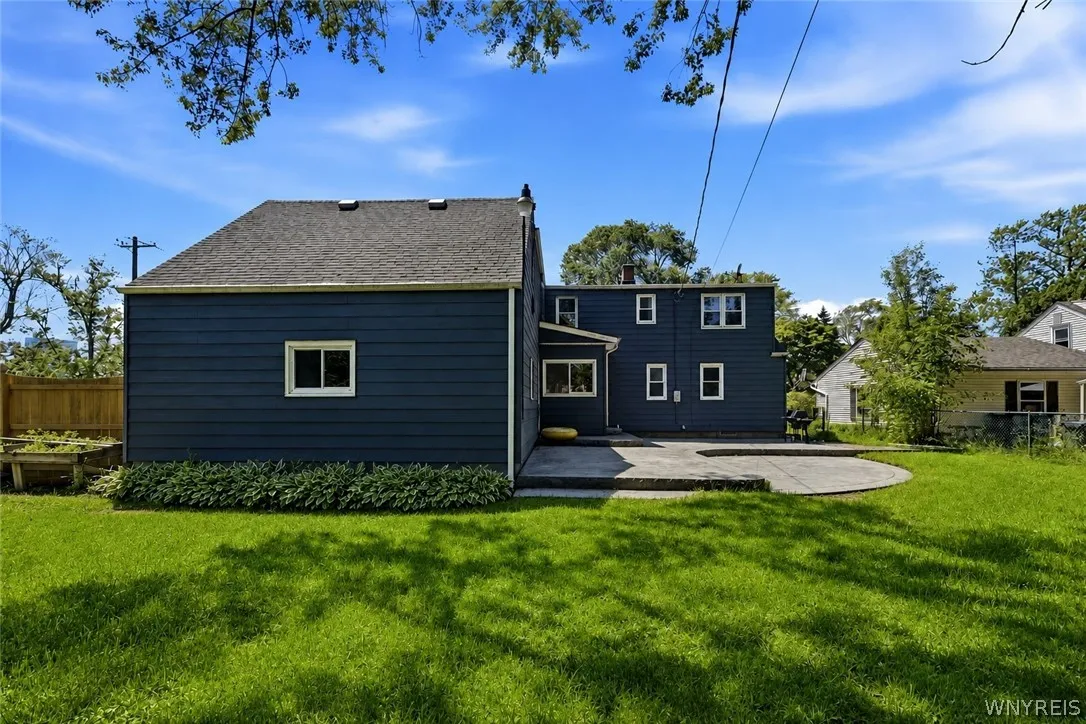 180 Royal Parkway West, Amherst, New York 14221, Amherst, New York 14221, 6 Bedrooms Bedrooms, 12 Rooms Rooms,3 BathroomsBathrooms,Residential,For Sale,180 Royal Parkway West, Amherst, New York 14221,0,B1689572