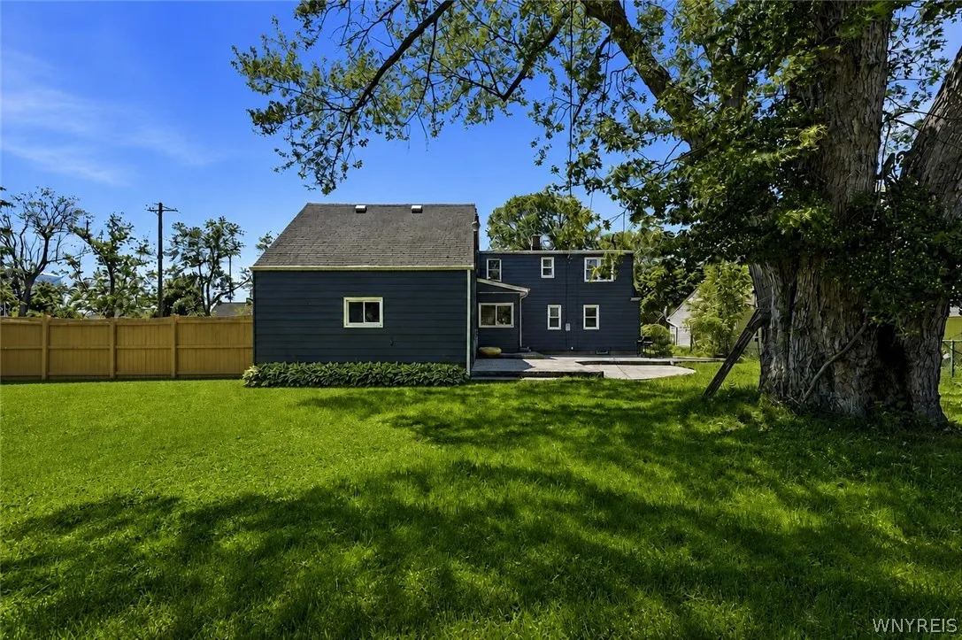 180 Royal Parkway West, Amherst, New York 14221, Amherst, New York 14221, 6 Bedrooms Bedrooms, 12 Rooms Rooms,3 BathroomsBathrooms,Residential,For Sale,180 Royal Parkway West, Amherst, New York 14221,0,B1689572
