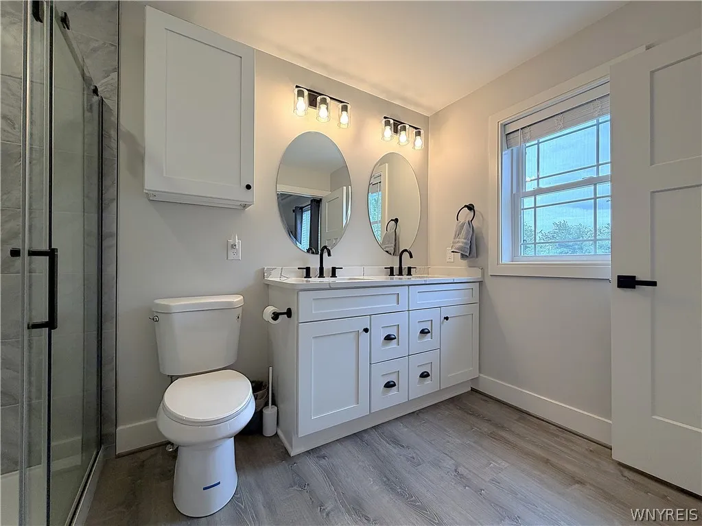 10975 Main Street, Clarence, New York 14031, Clarence, New York 14031, 3 Bedrooms Bedrooms, 7 Rooms Rooms,2 BathroomsBathrooms,Residential Lease,For Rent,10975 Main Street, Clarence, New York 14031,0,B1691925