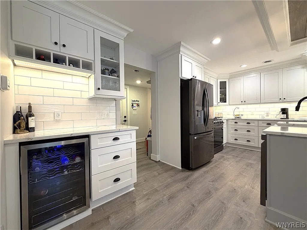 10975 Main Street, Clarence, New York 14031, Clarence, New York 14031, 3 Bedrooms Bedrooms, 7 Rooms Rooms,2 BathroomsBathrooms,Residential Lease,For Rent,10975 Main Street, Clarence, New York 14031,0,B1691925