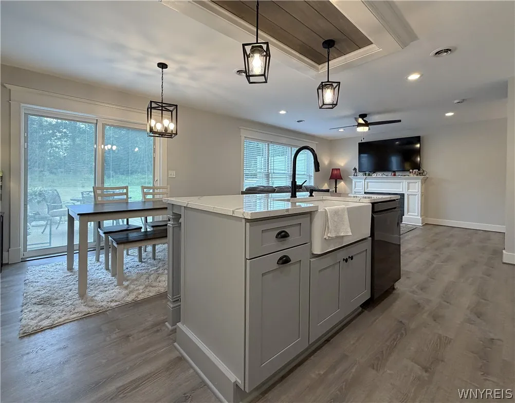 10975 Main Street, Clarence, New York 14031, Clarence, New York 14031, 3 Bedrooms Bedrooms, 7 Rooms Rooms,2 BathroomsBathrooms,Residential Lease,For Rent,10975 Main Street, Clarence, New York 14031,0,B1691925