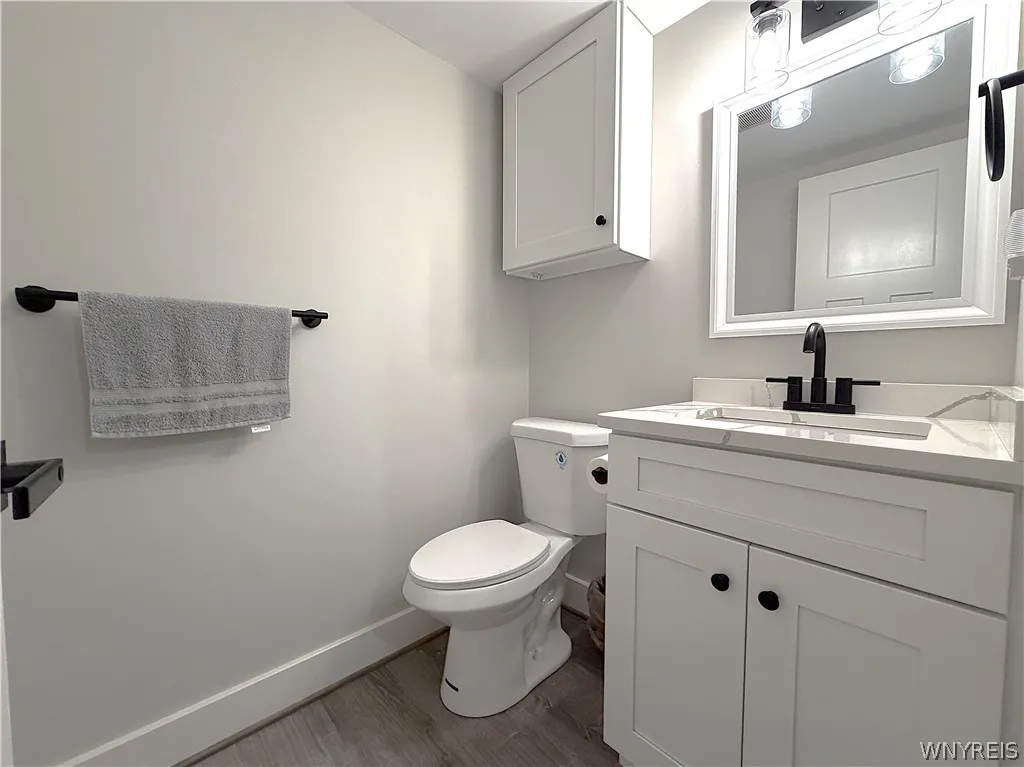 10975 Main Street, Clarence, New York 14031, Clarence, New York 14031, 3 Bedrooms Bedrooms, 7 Rooms Rooms,2 BathroomsBathrooms,Residential Lease,For Rent,10975 Main Street, Clarence, New York 14031,0,B1691925
