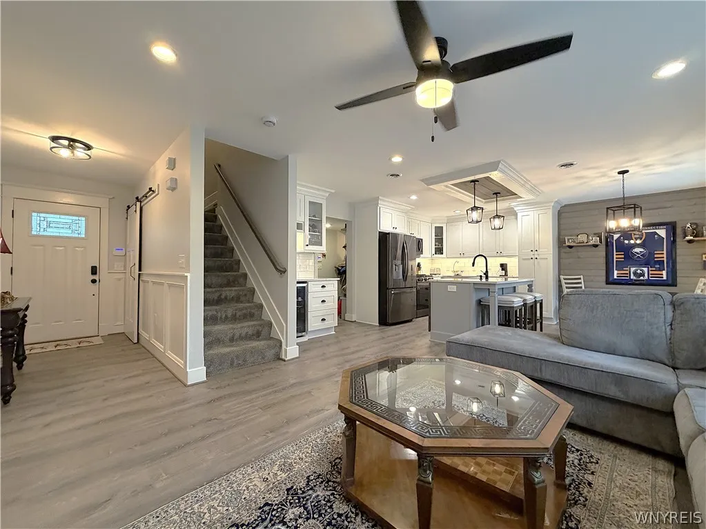 10975 Main Street, Clarence, New York 14031, Clarence, New York 14031, 3 Bedrooms Bedrooms, 7 Rooms Rooms,2 BathroomsBathrooms,Residential Lease,For Rent,10975 Main Street, Clarence, New York 14031,0,B1691925