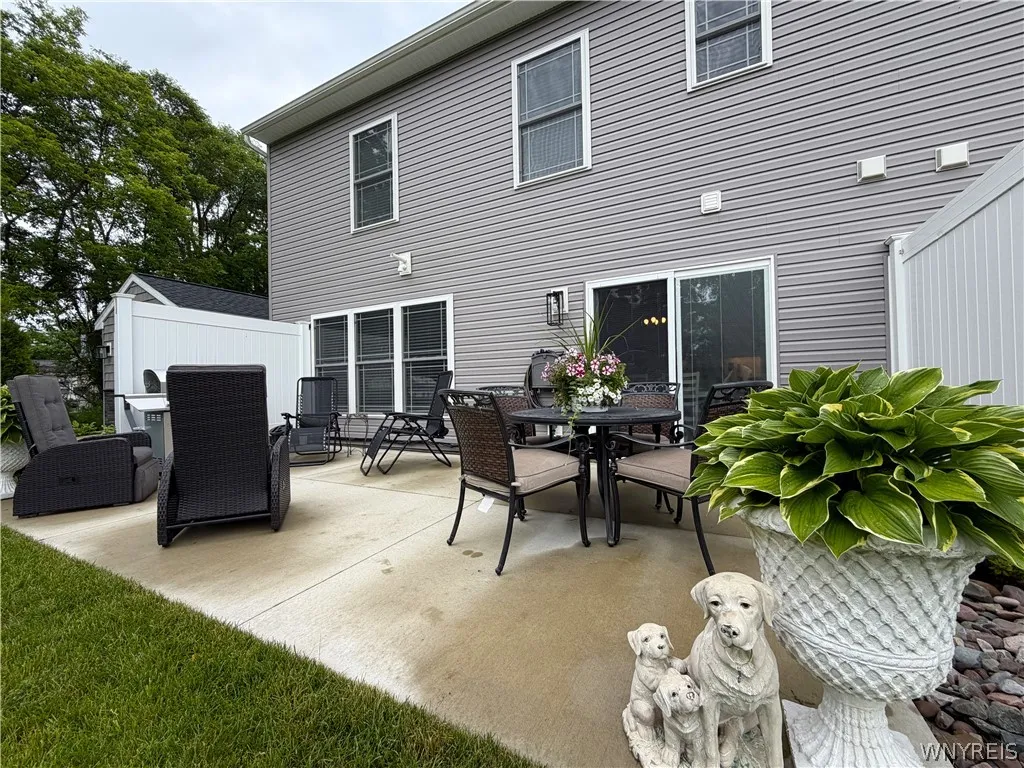 10975 Main Street, Clarence, New York 14031, Clarence, New York 14031, 3 Bedrooms Bedrooms, 7 Rooms Rooms,2 BathroomsBathrooms,Residential Lease,For Rent,10975 Main Street, Clarence, New York 14031,0,B1691925