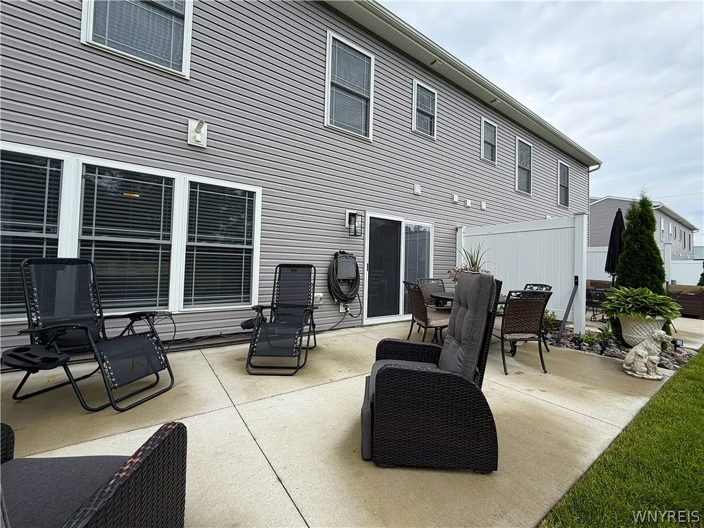 10975 Main Street, Clarence, New York 14031, Clarence, New York 14031, 3 Bedrooms Bedrooms, 7 Rooms Rooms,2 BathroomsBathrooms,Residential Lease,For Rent,10975 Main Street, Clarence, New York 14031,0,B1691925