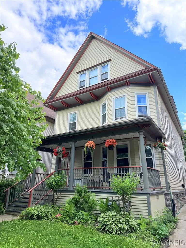 579 W Delavan Ave Avenue 2, Buffalo, New York 1422, Buffalo, New York 14222, 2 Bedrooms Bedrooms, 7 Rooms Rooms,1 BathroomBathrooms,Residential Lease,For Rent,579 W Delavan Ave Avenue 2, Buffalo, New York 1422,0,B1692518