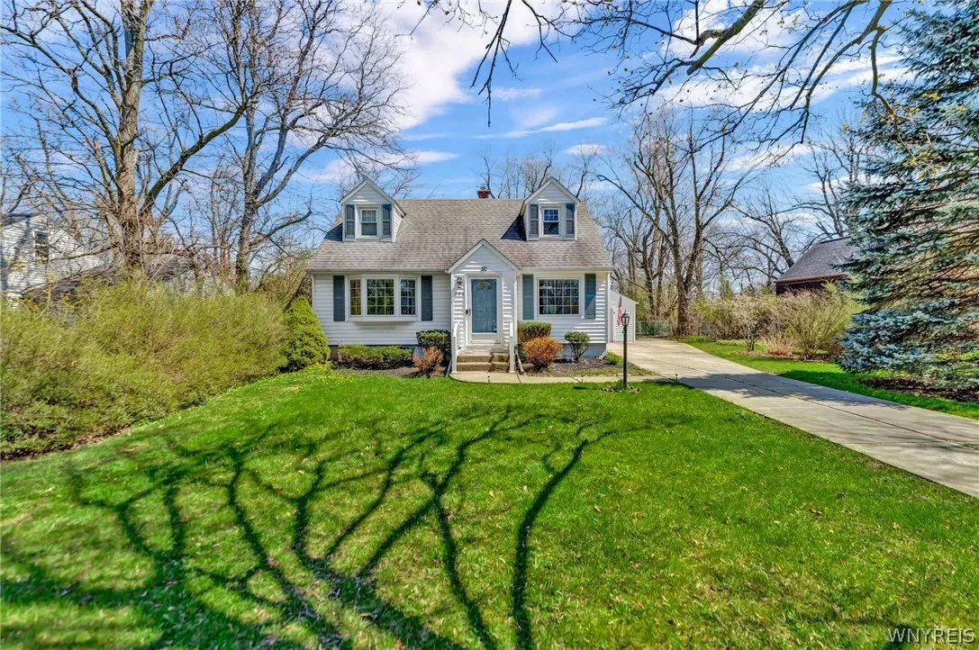 252 Royal Parkway East, Amherst, New York 14221, Amherst, New York 14221, 3 Bedrooms Bedrooms, 7 Rooms Rooms,1 BathroomBathrooms,Residential Lease,For Rent,252 Royal Parkway East, Amherst, New York 14221,0,B1692567