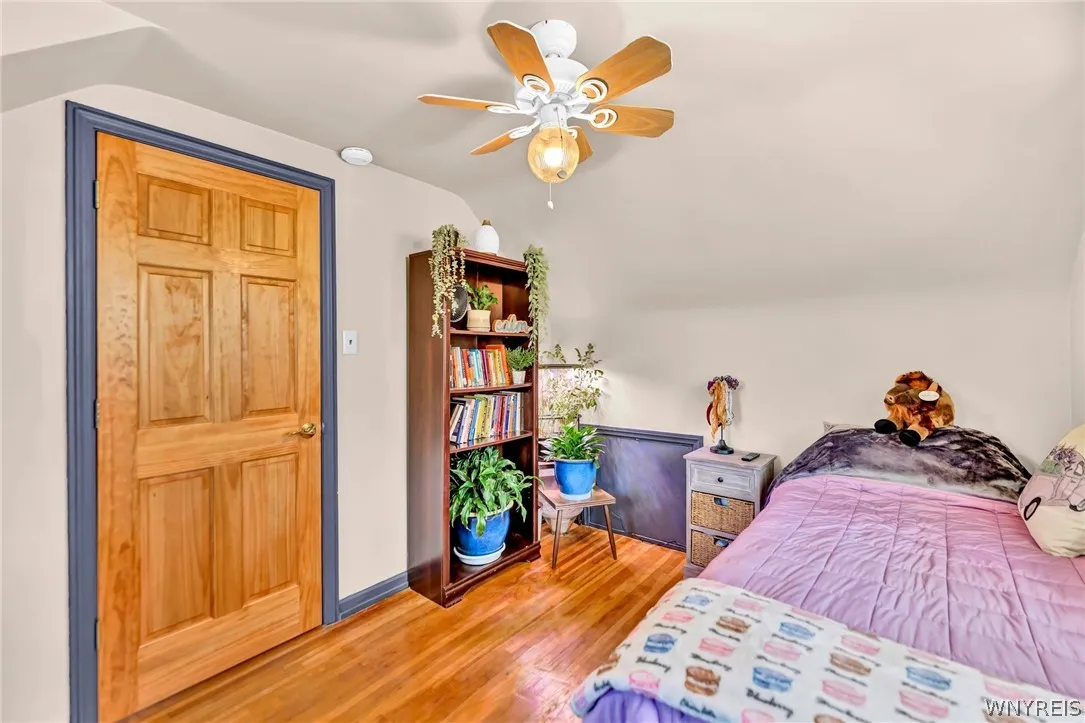 252 Royal Parkway East, Amherst, New York 14221, Amherst, New York 14221, 3 Bedrooms Bedrooms, 7 Rooms Rooms,1 BathroomBathrooms,Residential Lease,For Rent,252 Royal Parkway East, Amherst, New York 14221,0,B1692567