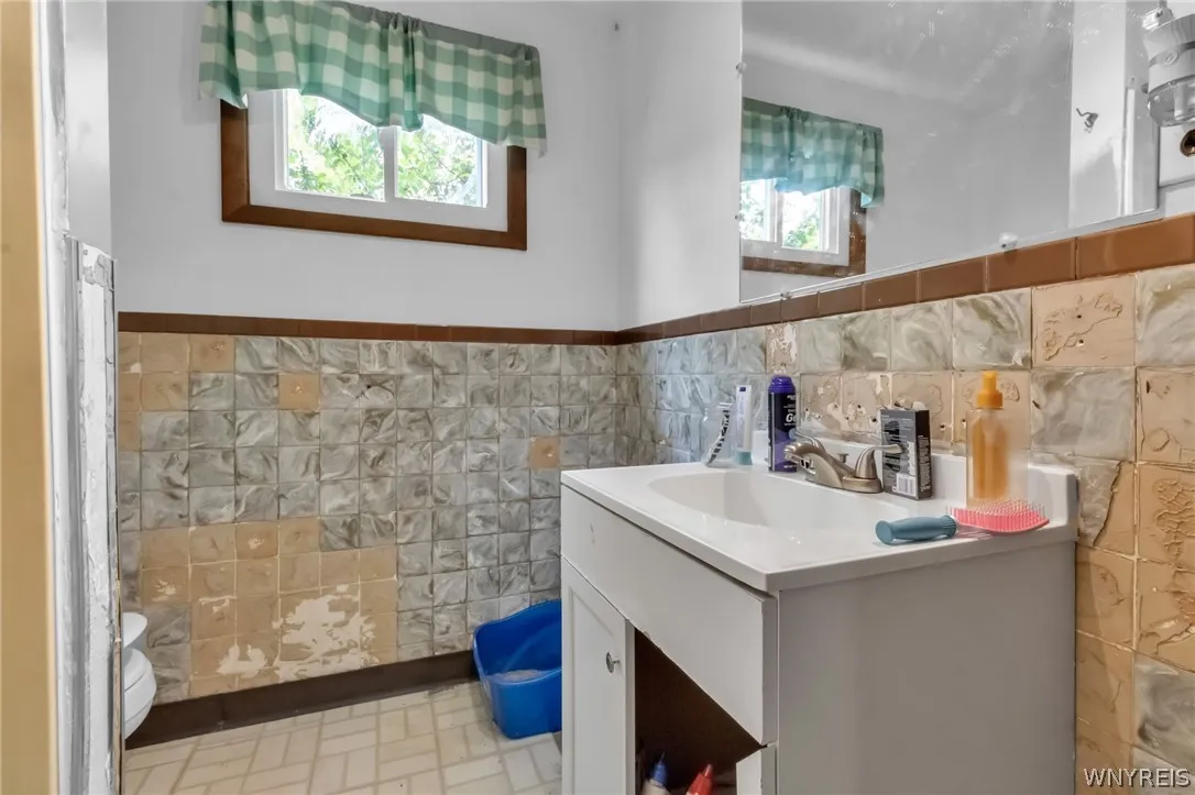 5974 Dover Road, Hamburg, New York 14085, Hamburg, New York 14085, 5 Bedrooms Bedrooms, ,3 BathroomsBathrooms,Residential,For Sale,5974 Dover Road, Hamburg, New York 14085,0,B1692286