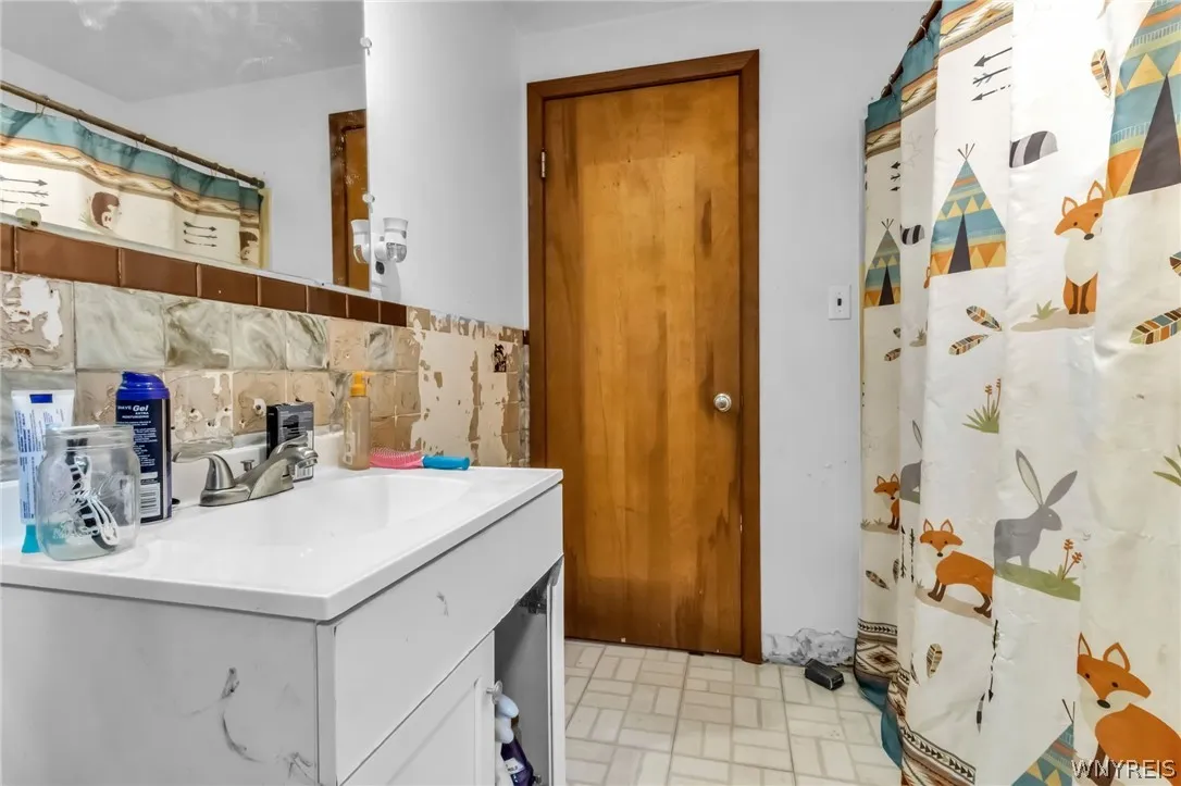 5974 Dover Road, Hamburg, New York 14085, Hamburg, New York 14085, 5 Bedrooms Bedrooms, ,3 BathroomsBathrooms,Residential,For Sale,5974 Dover Road, Hamburg, New York 14085,0,B1692286