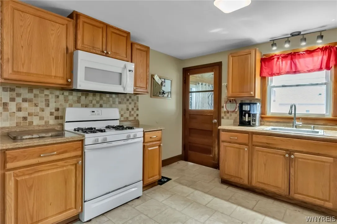 5974 Dover Road, Hamburg, New York 14085, Hamburg, New York 14085, 5 Bedrooms Bedrooms, ,3 BathroomsBathrooms,Residential,For Sale,5974 Dover Road, Hamburg, New York 14085,0,B1692286