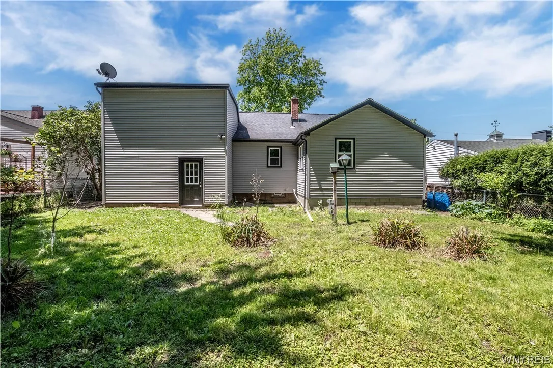245 N Ellicott St, Amherst, New York 14221, Amherst, New York 14221, 3 Bedrooms Bedrooms, 7 Rooms Rooms,2 BathroomsBathrooms,Residential,For Sale,245 N Ellicott St, Amherst, New York 14221,0,B1692608