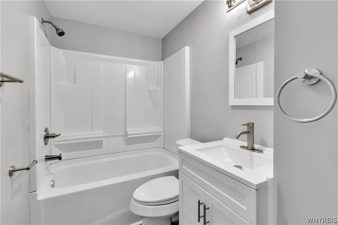 245 N Ellicott St, Amherst, New York 14221, Amherst, New York 14221, 3 Bedrooms Bedrooms, 7 Rooms Rooms,2 BathroomsBathrooms,Residential,For Sale,245 N Ellicott St, Amherst, New York 14221,0,B1692608