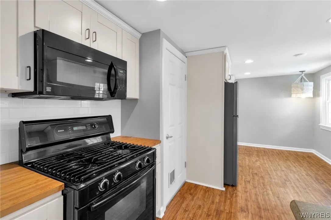 169 Ridgewood Drive, Amherst, New York 14226, Amherst, New York 14226, 3 Bedrooms Bedrooms, 6 Rooms Rooms,1 BathroomBathrooms,Residential,For Sale,169 Ridgewood Drive, Amherst, New York 14226,0,B1692677