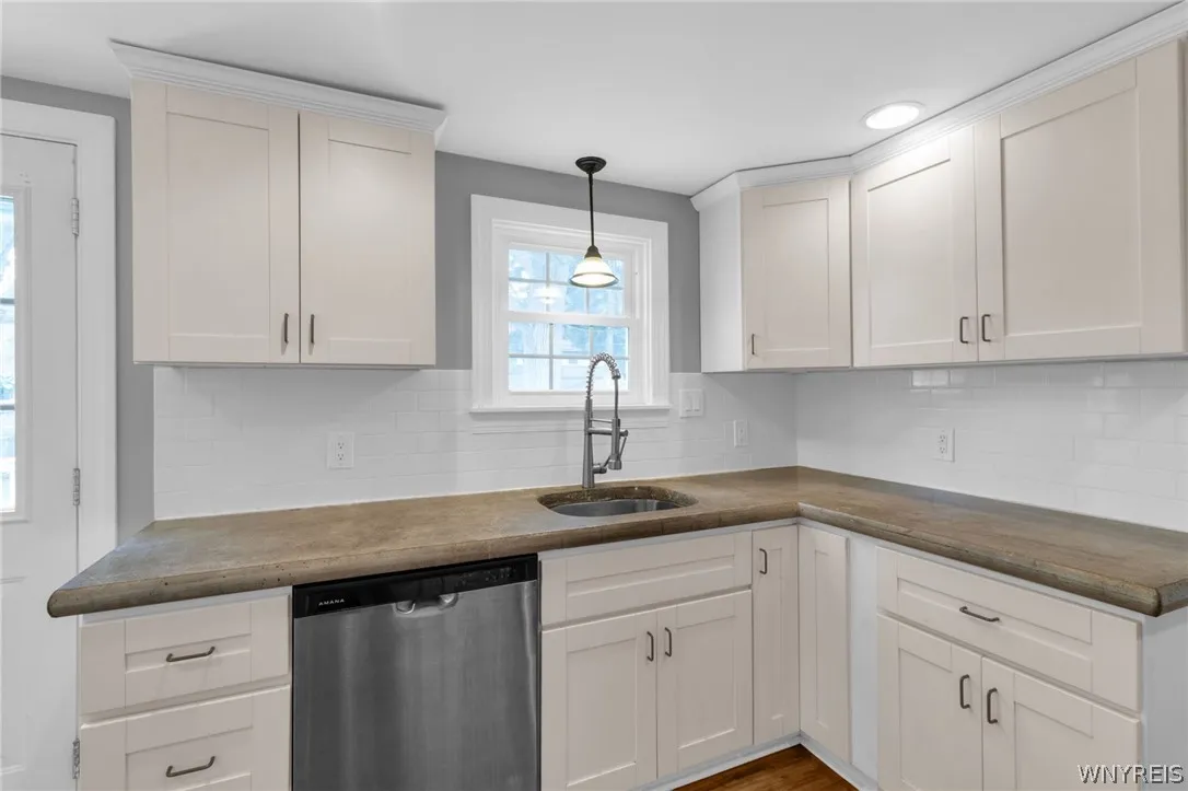 169 Ridgewood Drive, Amherst, New York 14226, Amherst, New York 14226, 3 Bedrooms Bedrooms, 6 Rooms Rooms,1 BathroomBathrooms,Residential,For Sale,169 Ridgewood Drive, Amherst, New York 14226,0,B1692677