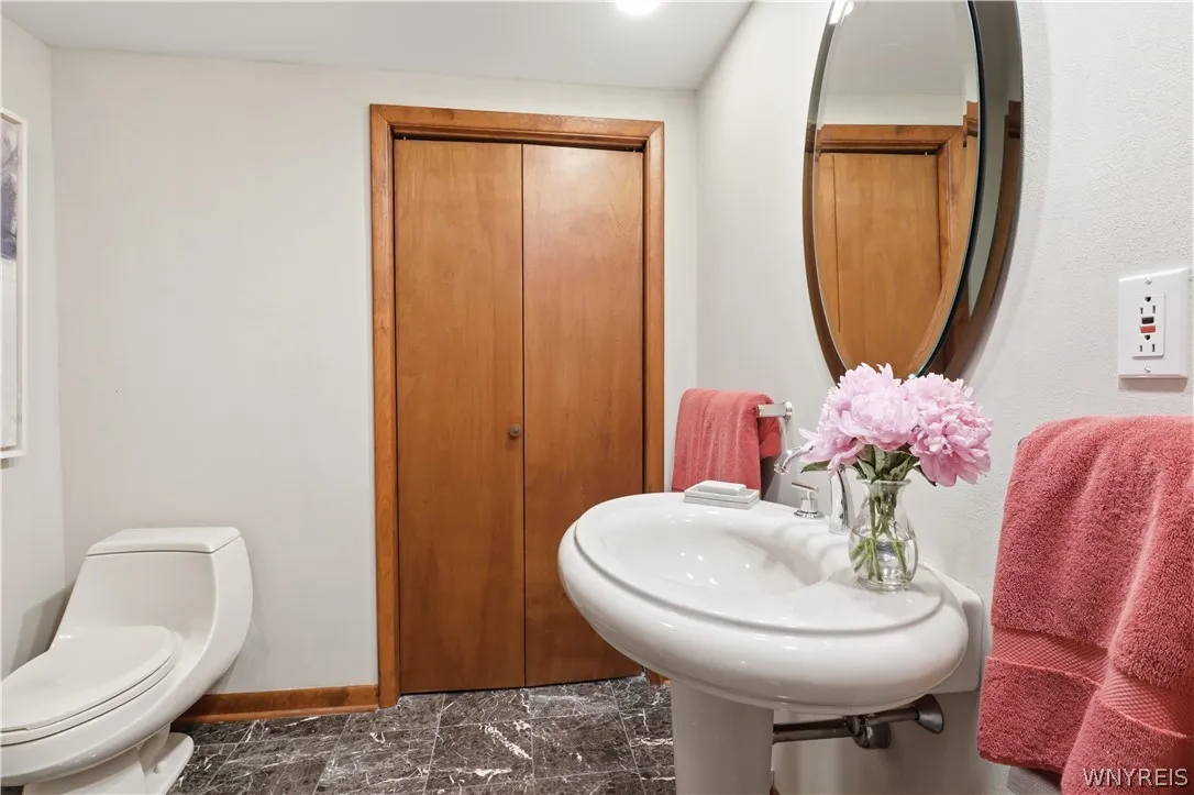 6985 Chestnut Ridge Road, Orchard Park, New York 1, Orchard Park, New York 14127, 4 Bedrooms Bedrooms, 12 Rooms Rooms,2 BathroomsBathrooms,Residential,For Sale,6985 Chestnut Ridge Road, Orchard Park, New York 1,0,B1690510