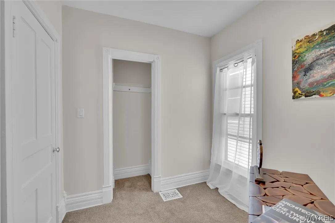 1097 Tonawanda Street, Buffalo, New York 14207, Buffalo, New York 14207, 4 Bedrooms Bedrooms, 12 Rooms Rooms,1 BathroomBathrooms,Residential Lease,For Rent,1097 Tonawanda Street, Buffalo, New York 14207,0,B1692692