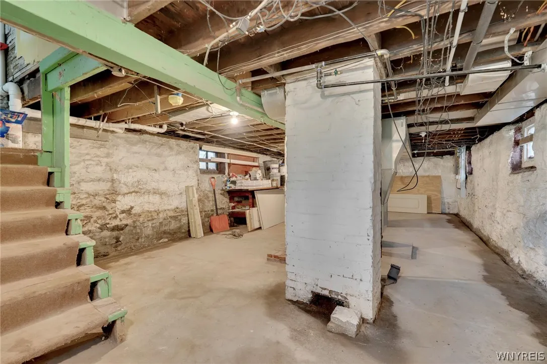 1097 Tonawanda Street, Buffalo, New York 14207, Buffalo, New York 14207, 4 Bedrooms Bedrooms, 12 Rooms Rooms,1 BathroomBathrooms,Residential Lease,For Rent,1097 Tonawanda Street, Buffalo, New York 14207,0,B1692692