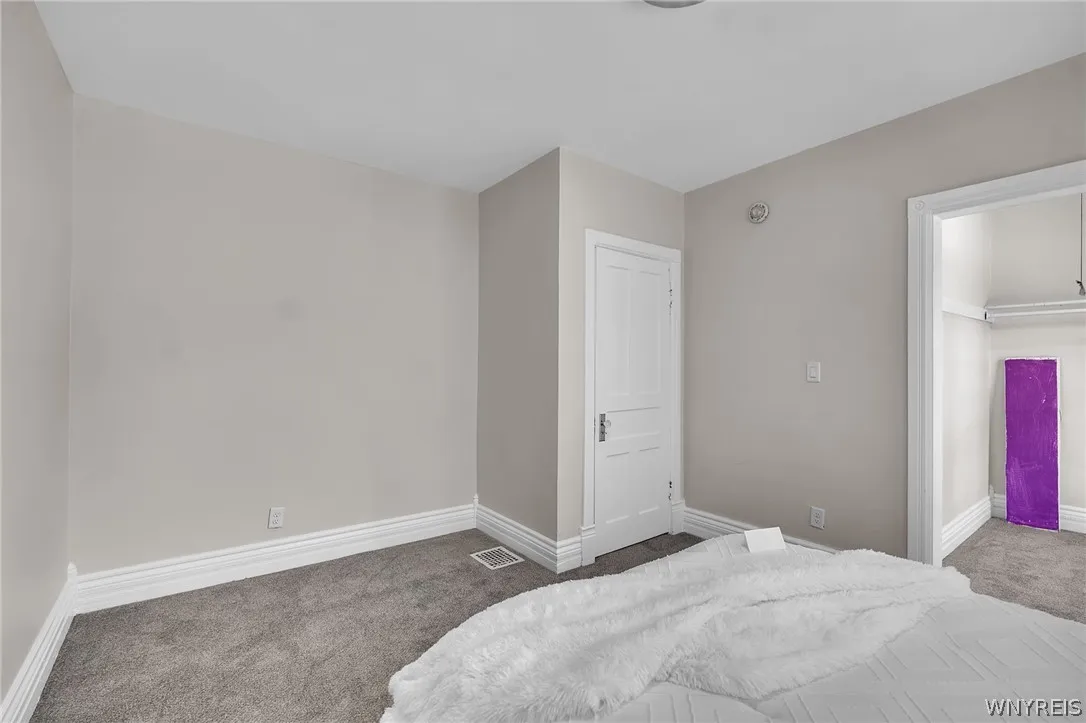 1097 Tonawanda Street, Buffalo, New York 14207, Buffalo, New York 14207, 4 Bedrooms Bedrooms, 12 Rooms Rooms,1 BathroomBathrooms,Residential Lease,For Rent,1097 Tonawanda Street, Buffalo, New York 14207,0,B1692692