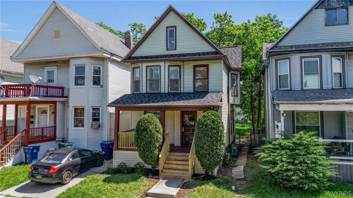 1097 Tonawanda Street, Buffalo, New York 14207, Buffalo, New York 14207, 4 Bedrooms Bedrooms, 12 Rooms Rooms,1 BathroomBathrooms,Residential Lease,For Rent,1097 Tonawanda Street, Buffalo, New York 14207,0,B1692692