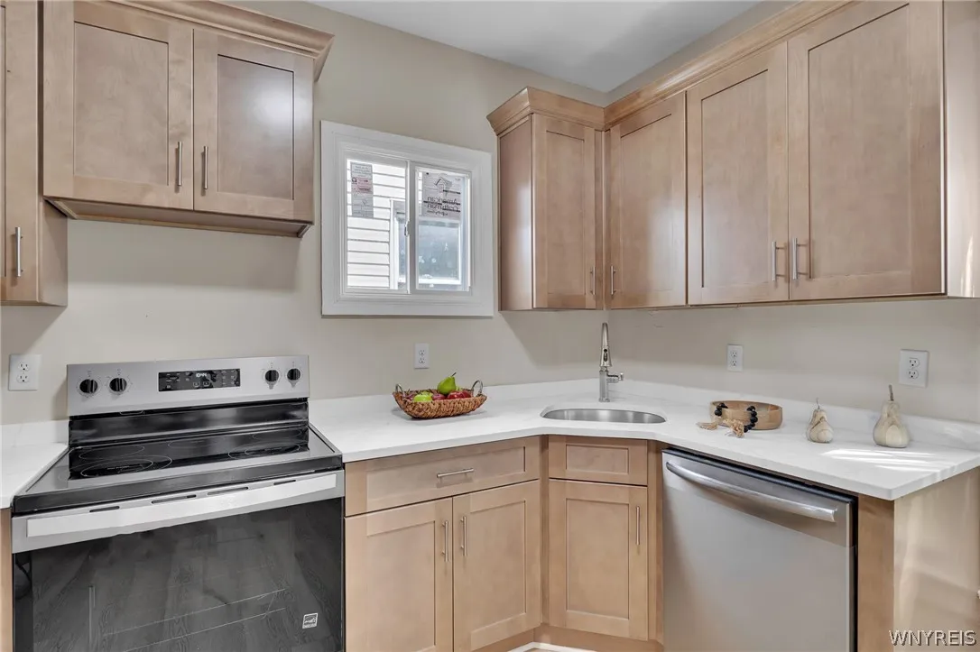 1097 Tonawanda Street, Buffalo, New York 14207, Buffalo, New York 14207, 4 Bedrooms Bedrooms, 12 Rooms Rooms,1 BathroomBathrooms,Residential Lease,For Rent,1097 Tonawanda Street, Buffalo, New York 14207,0,B1692692