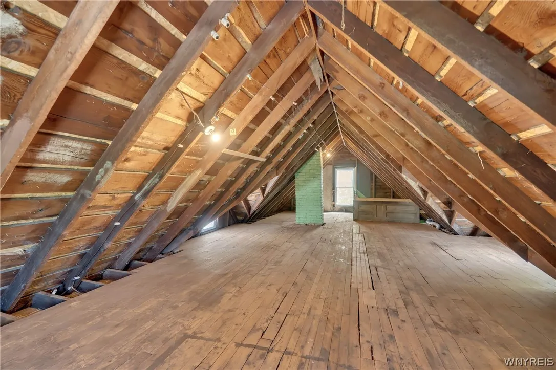 1097 Tonawanda Street, Buffalo, New York 14207, Buffalo, New York 14207, 4 Bedrooms Bedrooms, 12 Rooms Rooms,1 BathroomBathrooms,Residential Lease,For Rent,1097 Tonawanda Street, Buffalo, New York 14207,0,B1692692