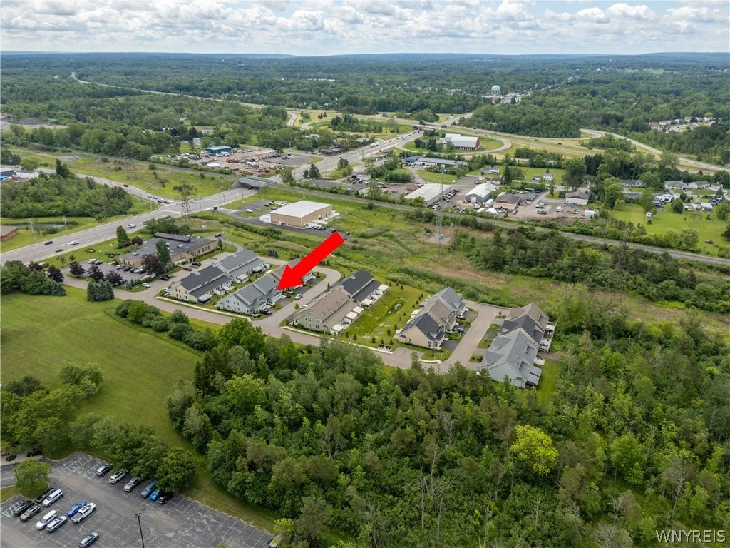 303 Carriage Lane, West Seneca, New York 14224, West Seneca, New York 14224, 2 Bedroom Bedrooms, 5 Room Rooms,2 BathroomBathrooms,Residential,For Sale,303 Carriage Lane, West Seneca, New York 14224,0,B1692622