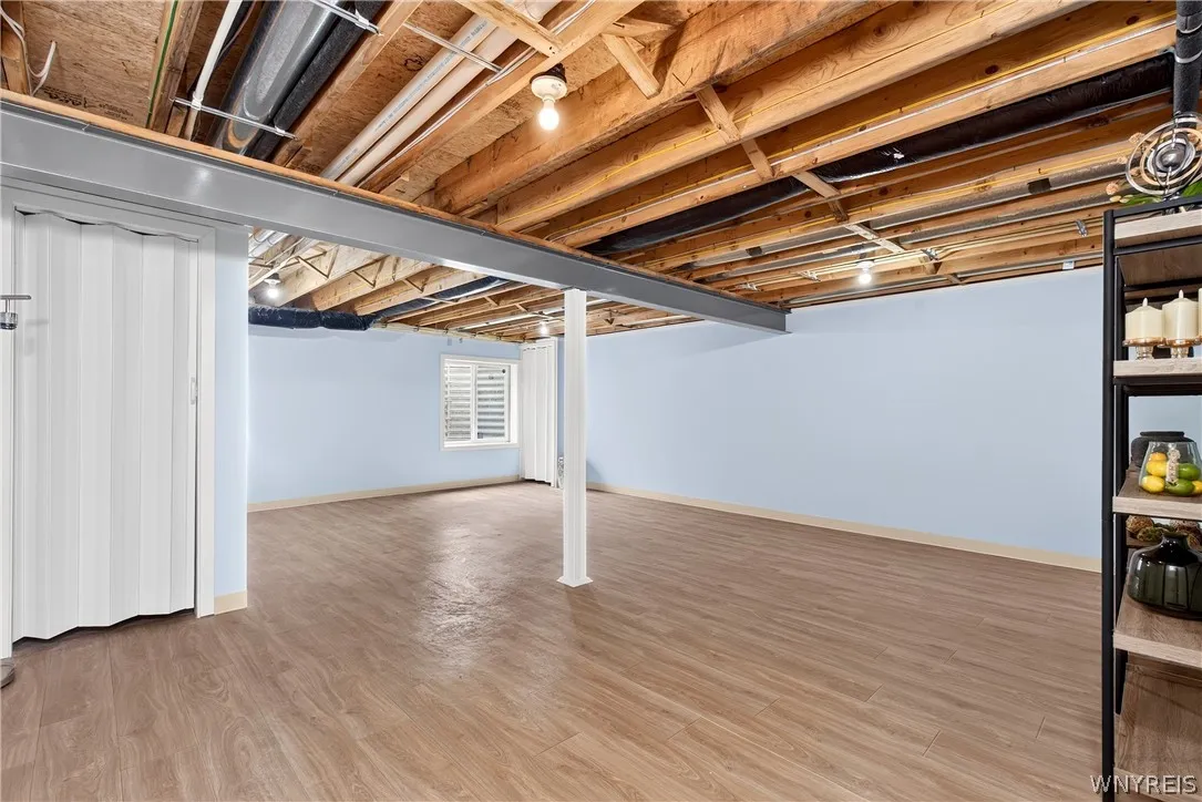 huge family room/3rd bedroom