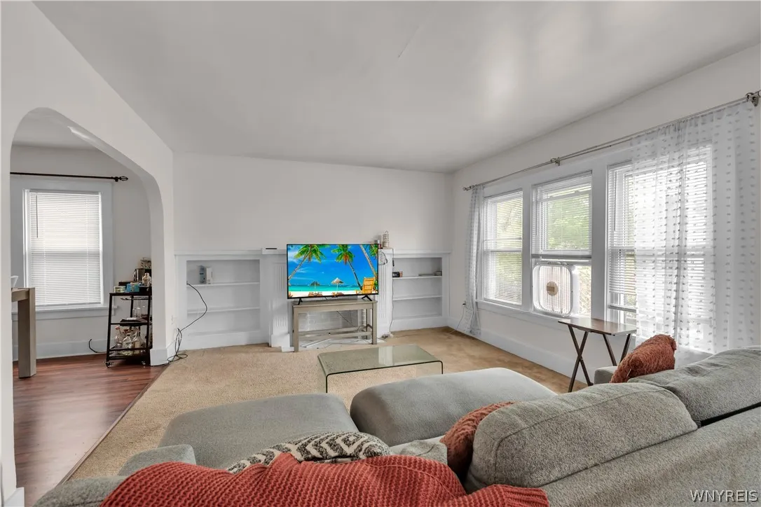 285 Hartwell Road, Buffalo, New York 14216, Buffalo, New York 14216, 6 Bedrooms Bedrooms, ,2 BathroomsBathrooms,Residential,For Sale,285 Hartwell Road, Buffalo, New York 14216,0,B1692541