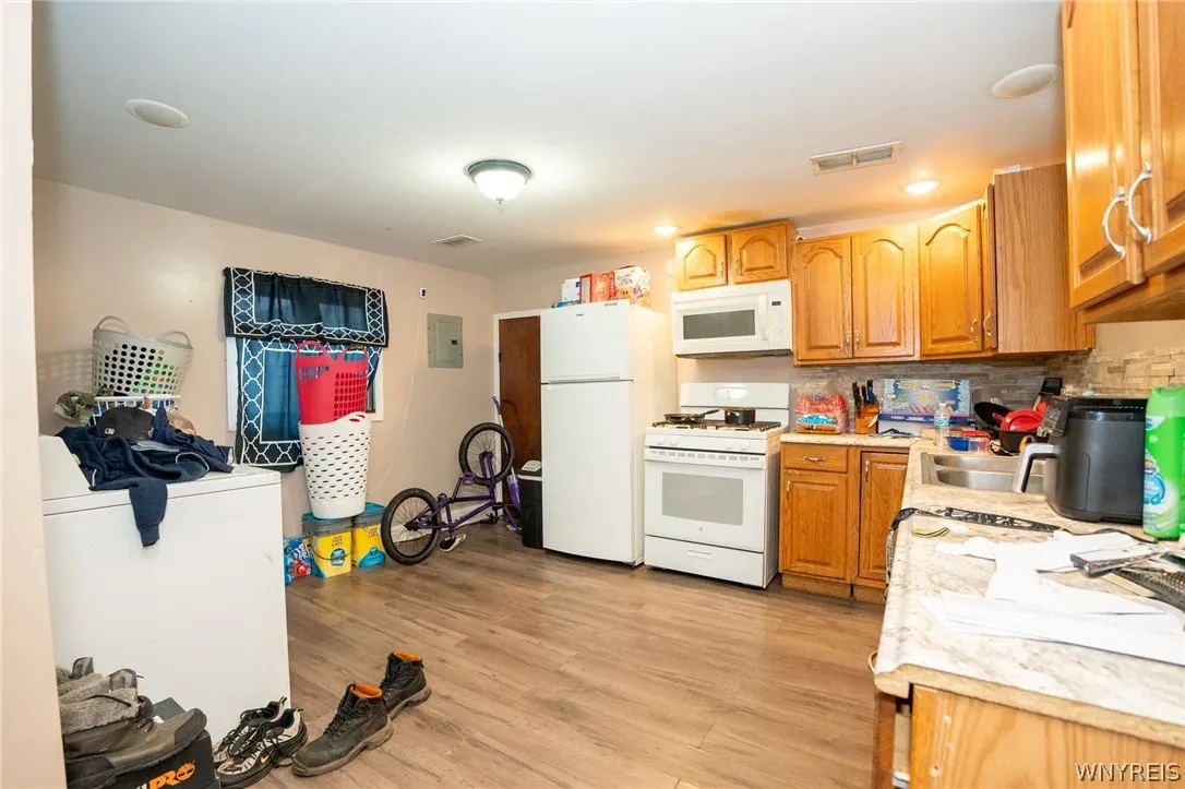 201 Weimar Street, Buffalo, New York 14206, Buffalo, New York 14206, 4 Bedrooms Bedrooms, ,2 BathroomsBathrooms,Residential,For Sale,201 Weimar Street, Buffalo, New York 14206,0,B1692771