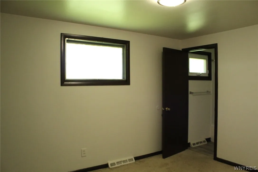 111 Sunshine Drive Left, Amherst, New York 14228, Amherst, New York 14228, 3 Bedrooms Bedrooms, 5 Rooms Rooms,1 BathroomBathrooms,Residential Lease,For Rent,111 Sunshine Drive Left, Amherst, New York 14228,0,B1692790