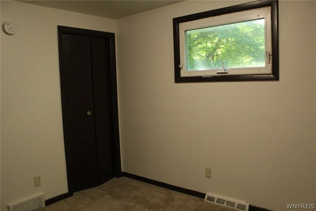 111 Sunshine Drive Left, Amherst, New York 14228, Amherst, New York 14228, 3 Bedrooms Bedrooms, 5 Rooms Rooms,1 BathroomBathrooms,Residential Lease,For Rent,111 Sunshine Drive Left, Amherst, New York 14228,0,B1692790