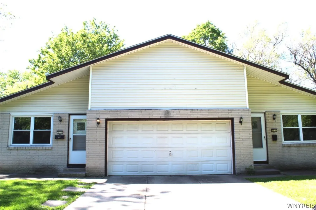 111 Sunshine Drive Left, Amherst, New York 14228, Amherst, New York 14228, 3 Bedrooms Bedrooms, 5 Rooms Rooms,1 BathroomBathrooms,Residential Lease,For Rent,111 Sunshine Drive Left, Amherst, New York 14228,0,B1692790