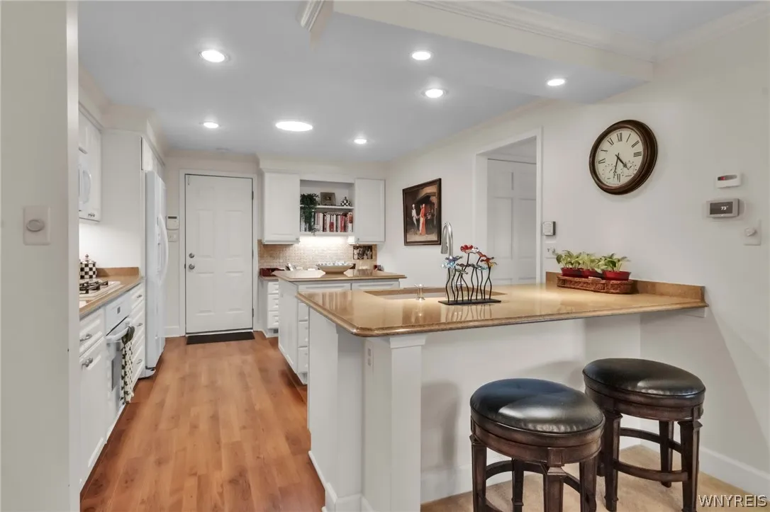 42 Hastings Drive, Orchard Park, New York 14127, Orchard Park, New York 14127, 3 Bedrooms Bedrooms, 6 Rooms Rooms,2 BathroomsBathrooms,Residential,For Sale,42 Hastings Drive, Orchard Park, New York 14127,0,B1692630