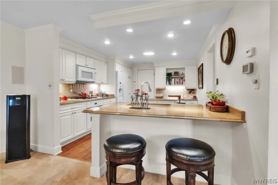 42 Hastings Drive, Orchard Park, New York 14127, Orchard Park, New York 14127, 3 Bedrooms Bedrooms, 6 Rooms Rooms,2 BathroomsBathrooms,Residential,For Sale,42 Hastings Drive, Orchard Park, New York 14127,0,B1692630
