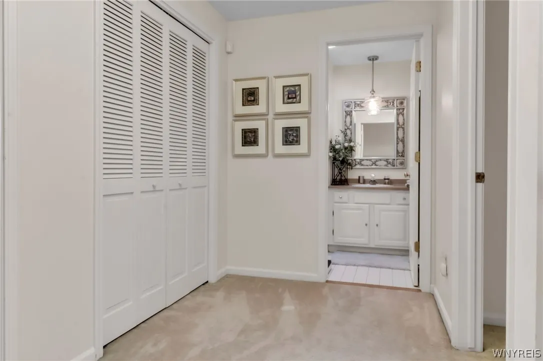 42 Hastings Drive, Orchard Park, New York 14127, Orchard Park, New York 14127, 3 Bedrooms Bedrooms, 6 Rooms Rooms,2 BathroomsBathrooms,Residential,For Sale,42 Hastings Drive, Orchard Park, New York 14127,0,B1692630