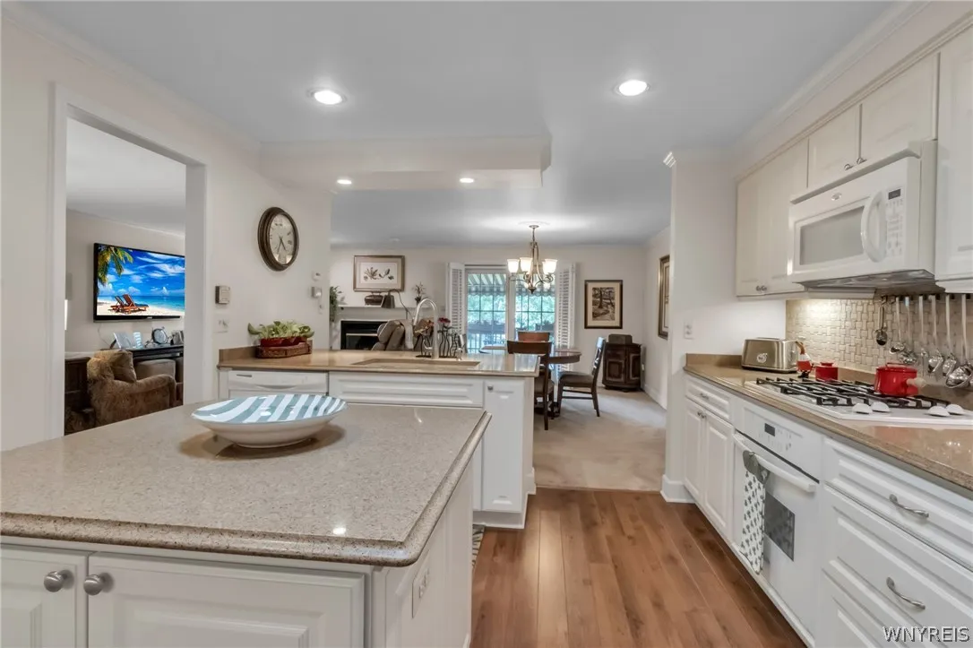 42 Hastings Drive, Orchard Park, New York 14127, Orchard Park, New York 14127, 3 Bedrooms Bedrooms, 6 Rooms Rooms,2 BathroomsBathrooms,Residential,For Sale,42 Hastings Drive, Orchard Park, New York 14127,0,B1692630