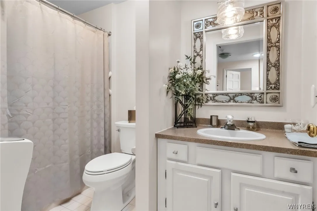 42 Hastings Drive, Orchard Park, New York 14127, Orchard Park, New York 14127, 3 Bedrooms Bedrooms, 6 Rooms Rooms,2 BathroomsBathrooms,Residential,For Sale,42 Hastings Drive, Orchard Park, New York 14127,0,B1692630