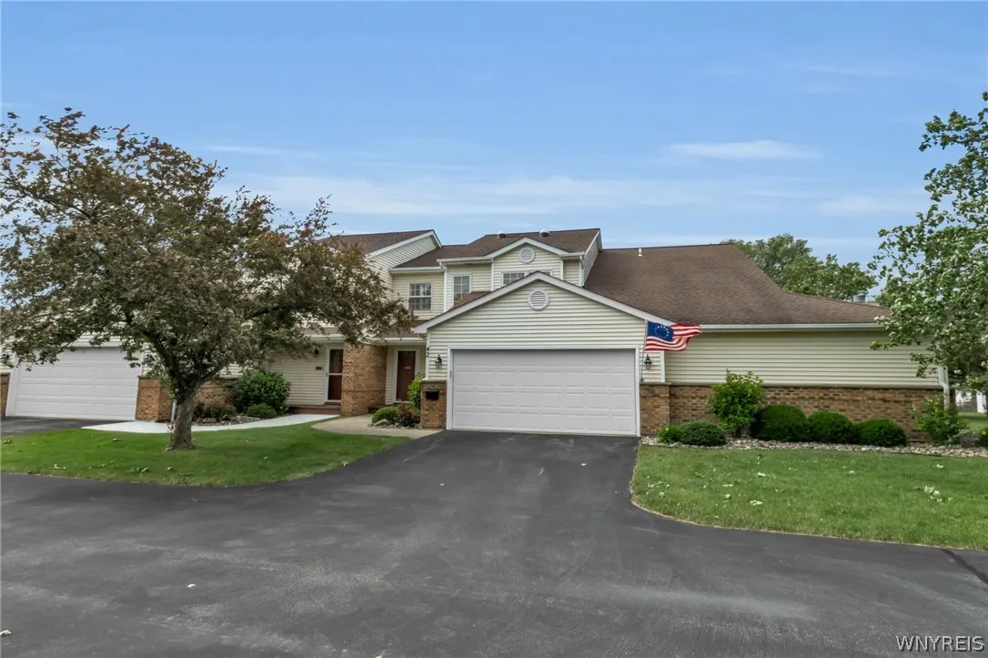 42 Hastings Drive, Orchard Park, New York 14127, Orchard Park, New York 14127, 3 Bedrooms Bedrooms, 6 Rooms Rooms,2 BathroomsBathrooms,Residential,For Sale,42 Hastings Drive, Orchard Park, New York 14127,0,B1692630