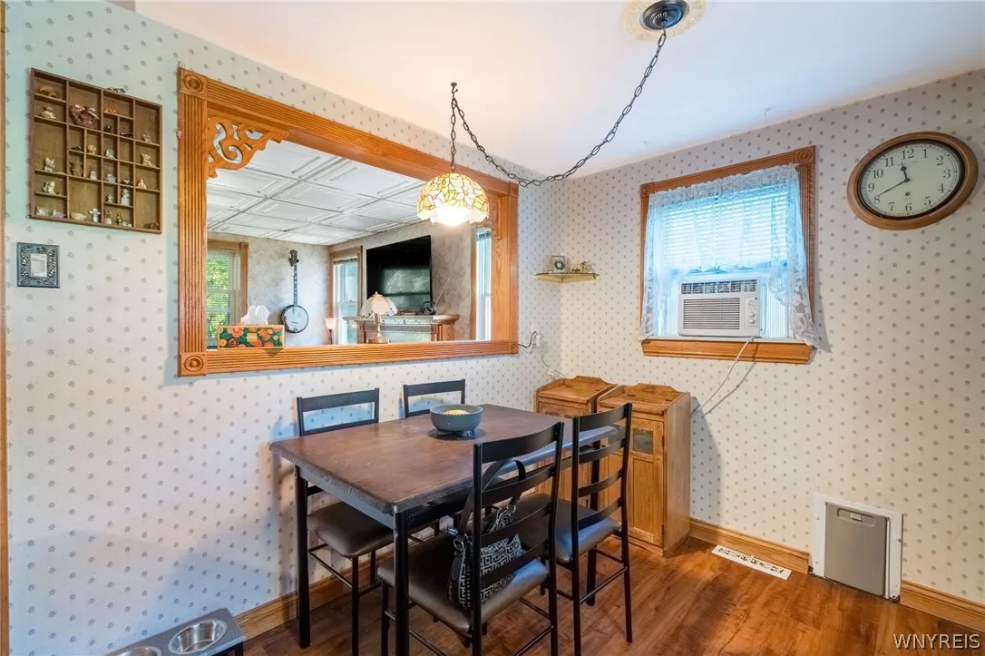 4430 Harris Hill Road, Clarence, New York 14221, Clarence, New York 14221, 4 Bedrooms Bedrooms, 6 Rooms Rooms,1 BathroomBathrooms,Residential,For Sale,4430 Harris Hill Road, Clarence, New York 14221,0,B1692868