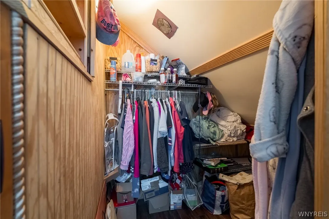 4430 Harris Hill Road, Clarence, New York 14221, Clarence, New York 14221, 4 Bedrooms Bedrooms, 6 Rooms Rooms,1 BathroomBathrooms,Residential,For Sale,4430 Harris Hill Road, Clarence, New York 14221,0,B1692868