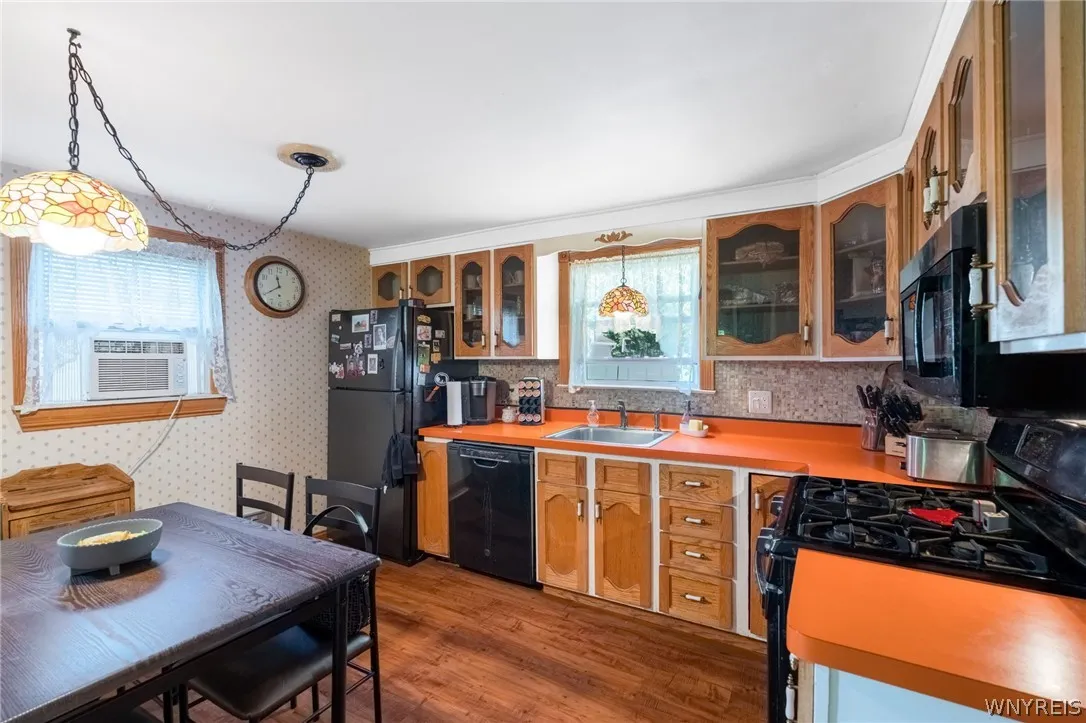 4430 Harris Hill Road, Clarence, New York 14221, Clarence, New York 14221, 4 Bedrooms Bedrooms, 6 Rooms Rooms,1 BathroomBathrooms,Residential,For Sale,4430 Harris Hill Road, Clarence, New York 14221,0,B1692868