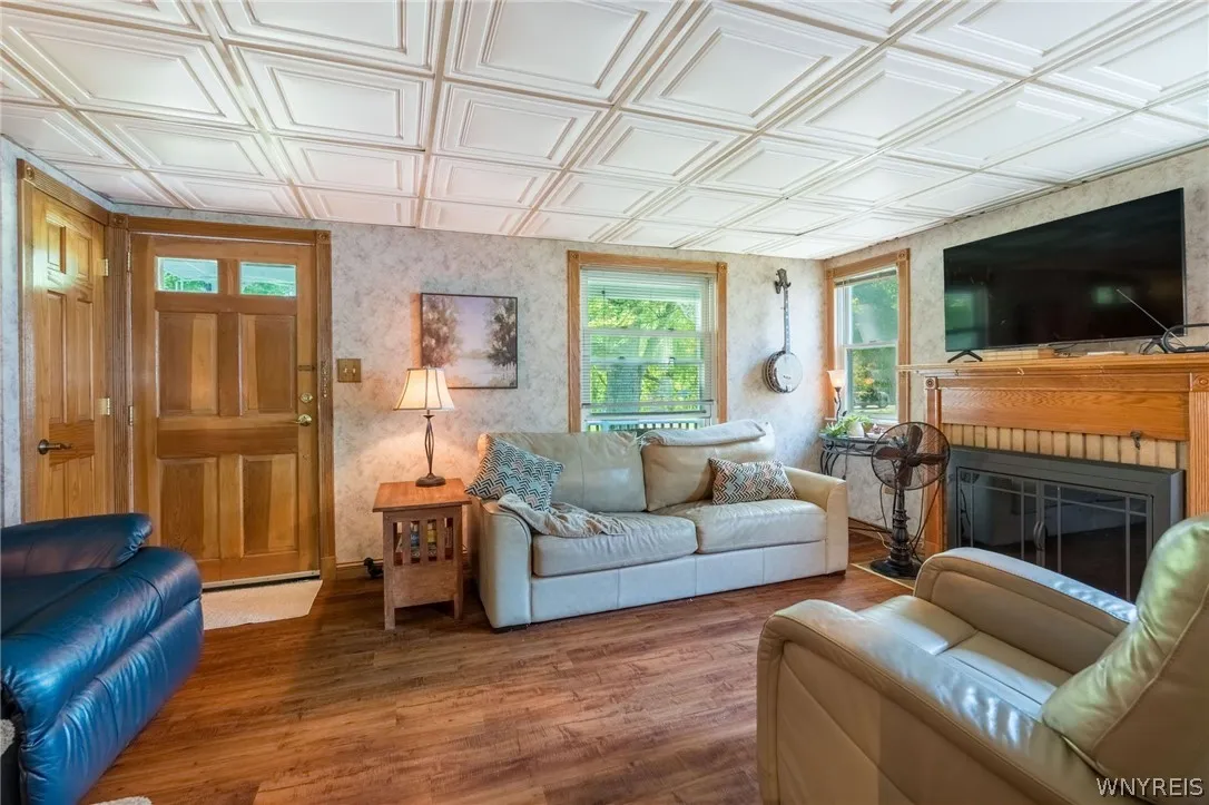 4430 Harris Hill Road, Clarence, New York 14221, Clarence, New York 14221, 4 Bedrooms Bedrooms, 6 Rooms Rooms,1 BathroomBathrooms,Residential,For Sale,4430 Harris Hill Road, Clarence, New York 14221,0,B1692868