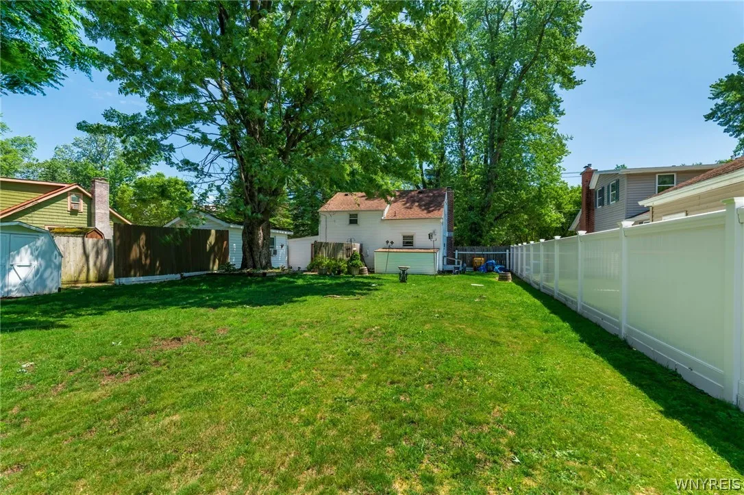 4430 Harris Hill Road, Clarence, New York 14221, Clarence, New York 14221, 4 Bedrooms Bedrooms, 6 Rooms Rooms,1 BathroomBathrooms,Residential,For Sale,4430 Harris Hill Road, Clarence, New York 14221,0,B1692868