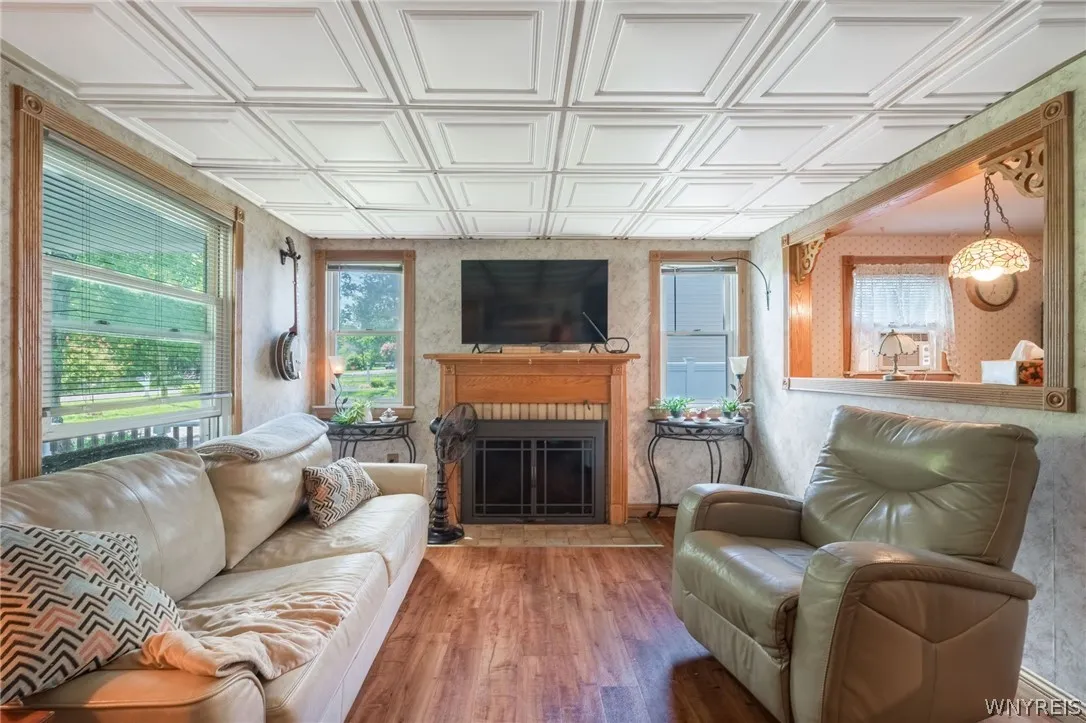 4430 Harris Hill Road, Clarence, New York 14221, Clarence, New York 14221, 4 Bedrooms Bedrooms, 6 Rooms Rooms,1 BathroomBathrooms,Residential,For Sale,4430 Harris Hill Road, Clarence, New York 14221,0,B1692868
