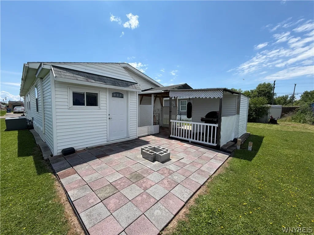 1774 Military Road #69, Tonawanda, New York 14217, Tonawanda, New York 14217, 3 Bedrooms Bedrooms, 7 Rooms Rooms,2 BathroomsBathrooms,Residential,For Sale,1774 Military Road #69, Tonawanda, New York 14217,0,B1692855