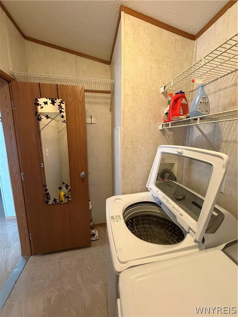 1774 Military Road #69, Tonawanda, New York 14217, Tonawanda, New York 14217, 3 Bedrooms Bedrooms, 7 Rooms Rooms,2 BathroomsBathrooms,Residential,For Sale,1774 Military Road #69, Tonawanda, New York 14217,0,B1692855
