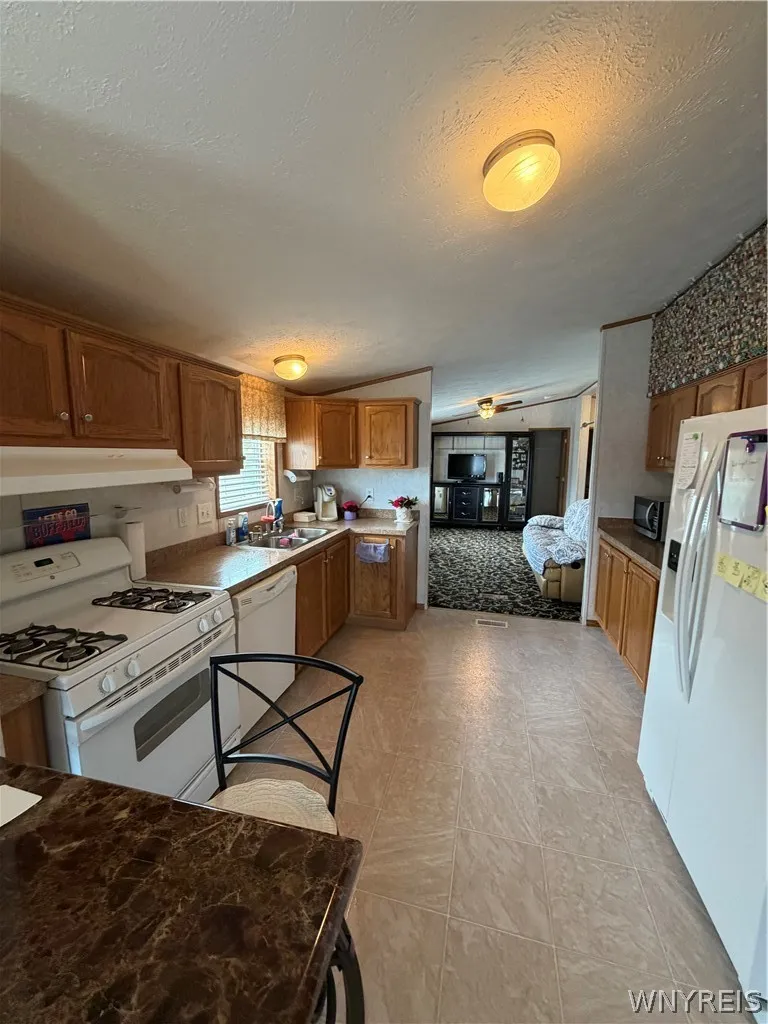 1774 Military Road #69, Tonawanda, New York 14217, Tonawanda, New York 14217, 3 Bedrooms Bedrooms, 7 Rooms Rooms,2 BathroomsBathrooms,Residential,For Sale,1774 Military Road #69, Tonawanda, New York 14217,0,B1692855