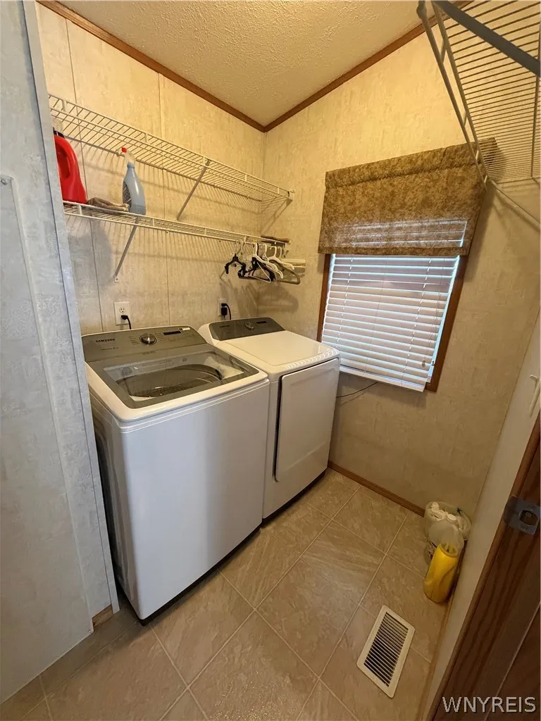 1774 Military Road #69, Tonawanda, New York 14217, Tonawanda, New York 14217, 3 Bedrooms Bedrooms, 7 Rooms Rooms,2 BathroomsBathrooms,Residential,For Sale,1774 Military Road #69, Tonawanda, New York 14217,0,B1692855