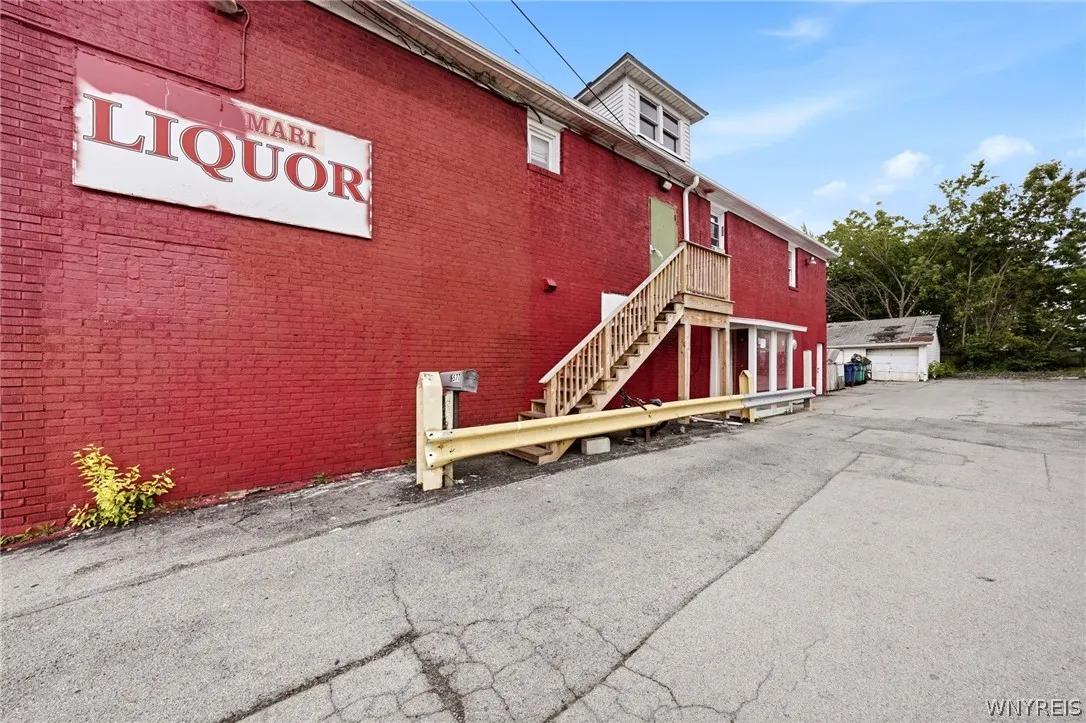 577 Ontario Street, Buffalo, New York 14207, Buffalo, New York 14207, 5 Bedrooms Bedrooms, ,2 BathroomsBathrooms,Residential,For Sale,577 Ontario Street, Buffalo, New York 14207,0,B1692446